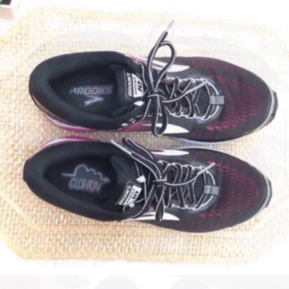 Brooks Ghost 10 Black and Pink - Picture 5 of 16